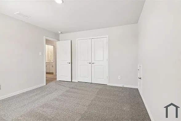 701 Easthill Dr — Photo 4