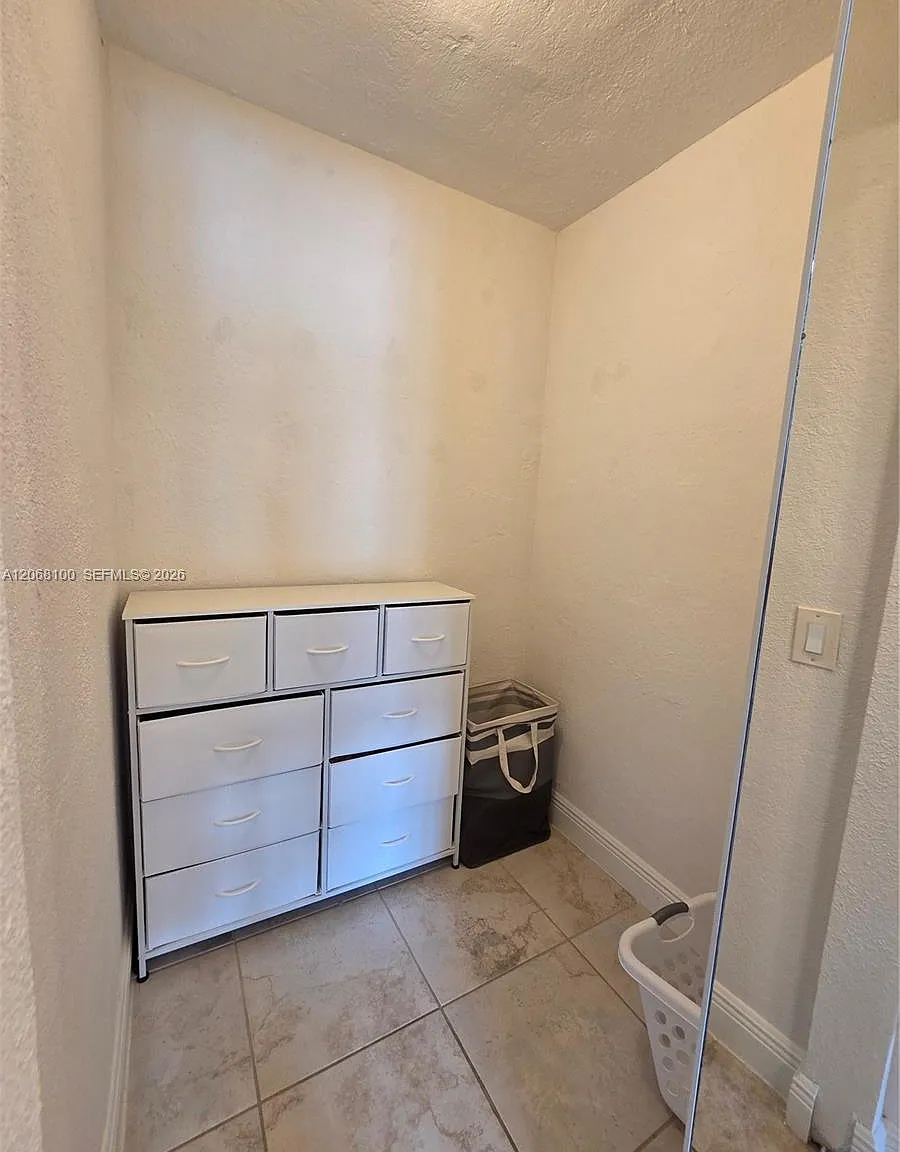 2 bed, 940 sqft, $2,500 — Photo 1