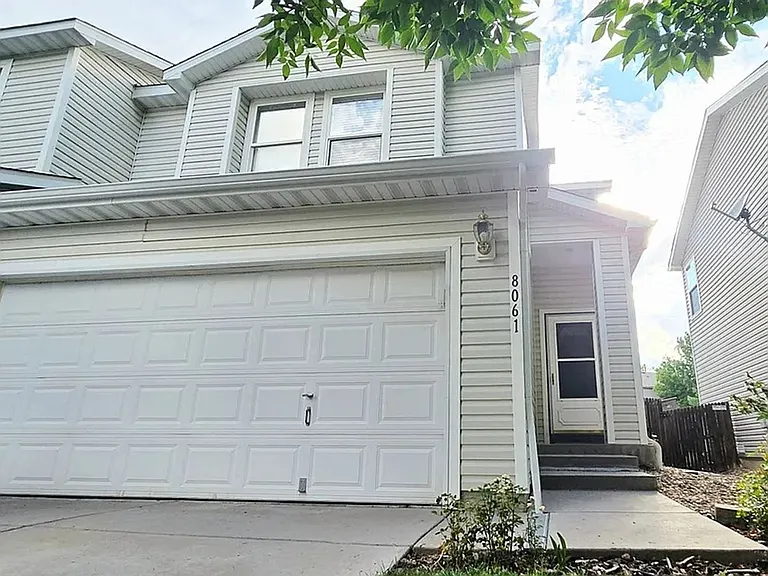 8061 S Kittredge Way — Photo 3