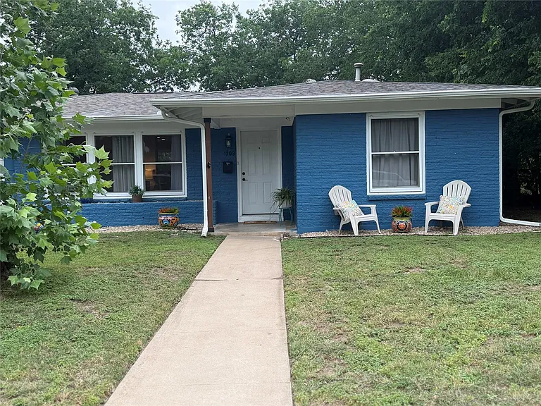 1708 Princeton Ave — Photo 2