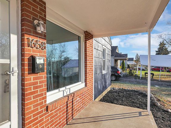 4th image of 1658 Wilson Ave