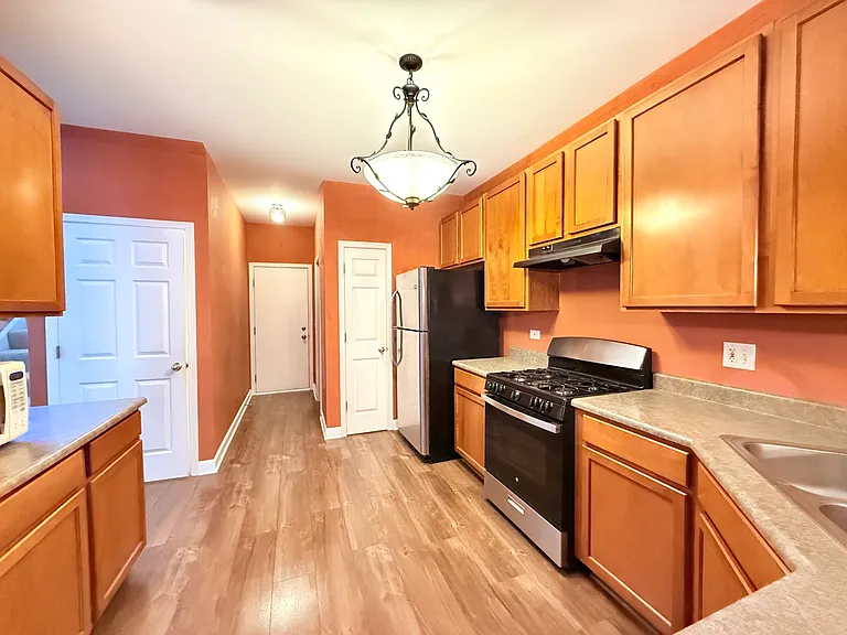 2307 Stoughton Dr — Photo 9