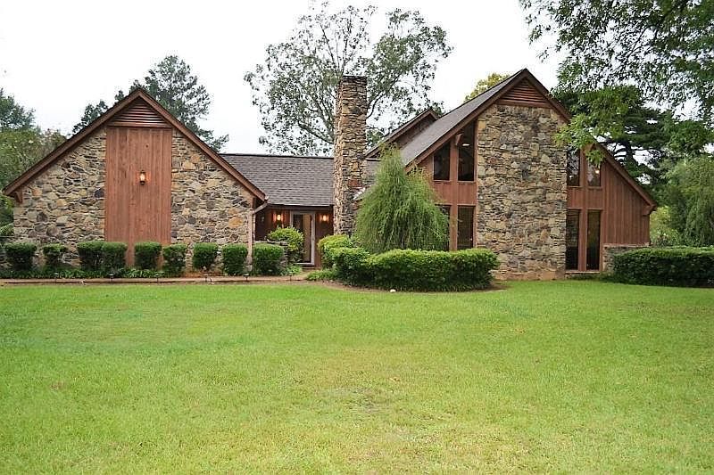 1st image of 147 Winfield Dr