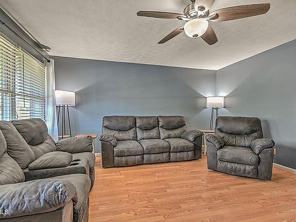 5th image of 134 Grandview Rd