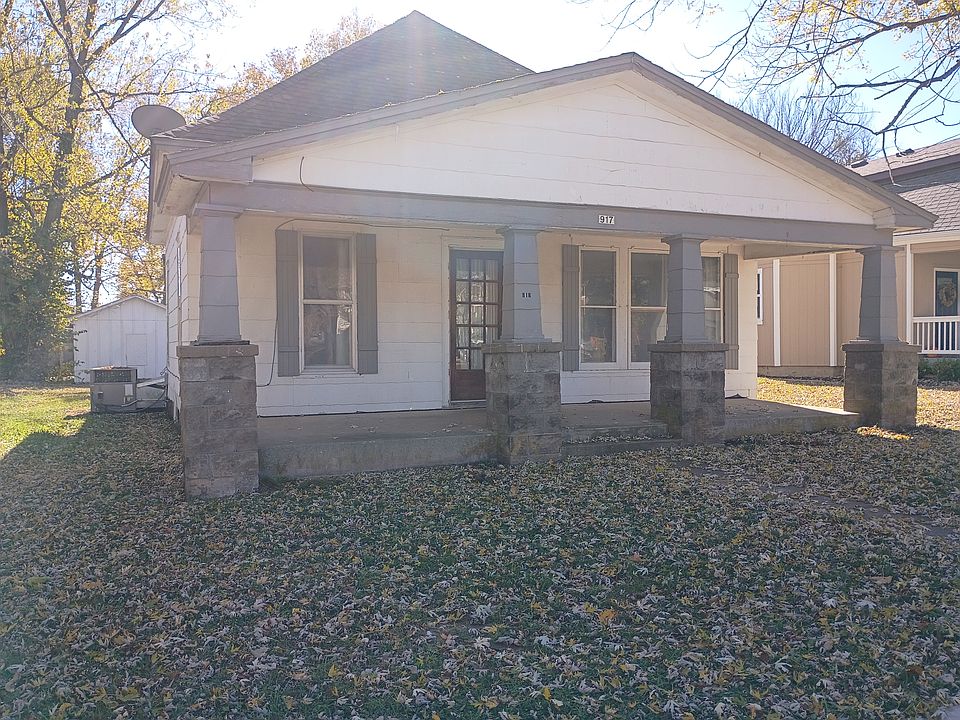 2nd image of 917 Brown Ave