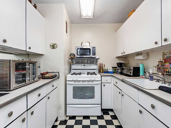 4th image of 80 Gold St #11F