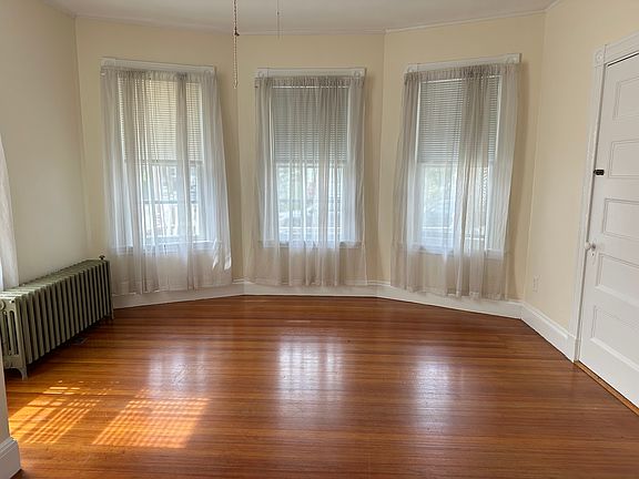 3rd image of 92 N Central Ave #1
