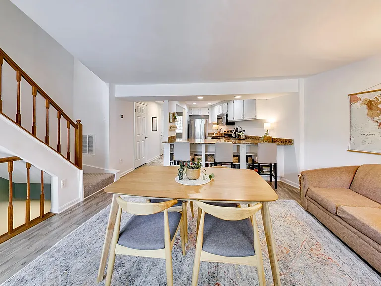 11910 Crosswind Ct — Photo 5