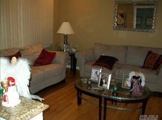 1121 Agnes Ct, Valley Stream, NY 11580