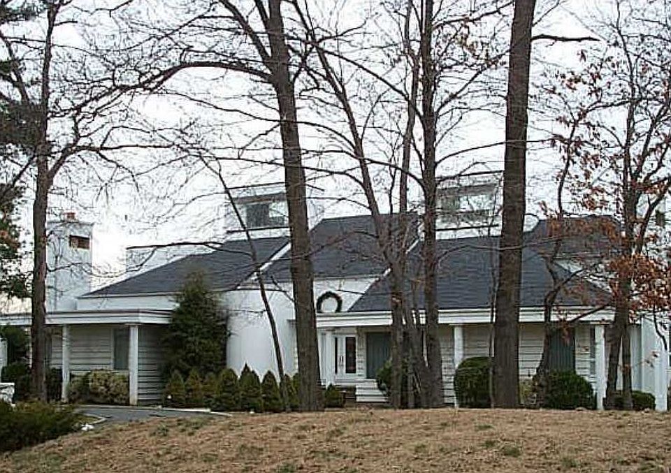 1st image of 18 W View Dr