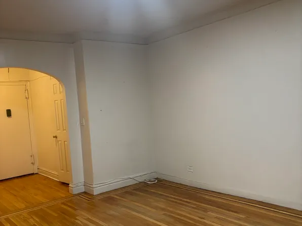 (undisclosed Address), Yonkers, NY 10705