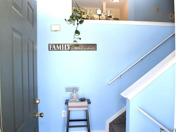 2nd image of 39777 Rockcrest Cir