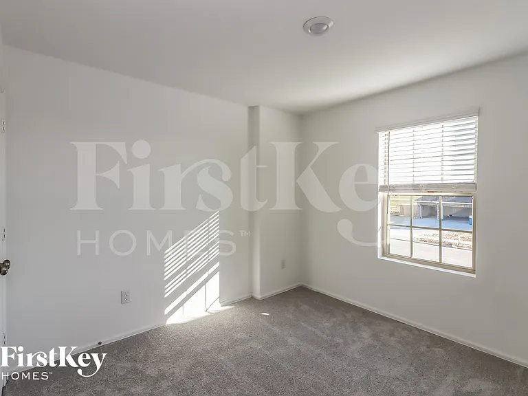7307 Hillside Ave — Photo 11