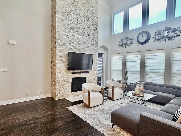 7324 Clementine Dr — Photo 5