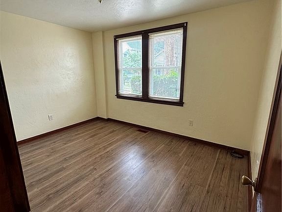 5th image of 1119 Race St