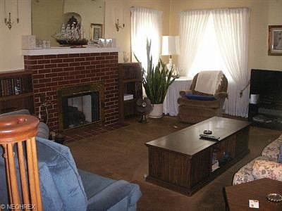 4th image of 427 Wesley Ave