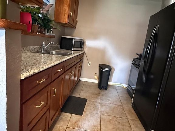 3rd image of 1122 Mitchell Rd