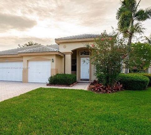 3rd image of 998 NW 167th Ter