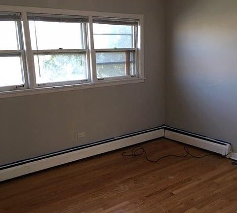 5th image of 5880 N Elston Ave #1