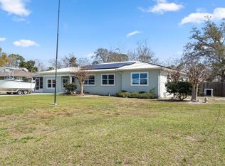 907 Garrison Ave, Port Saint Joe, FL 32456