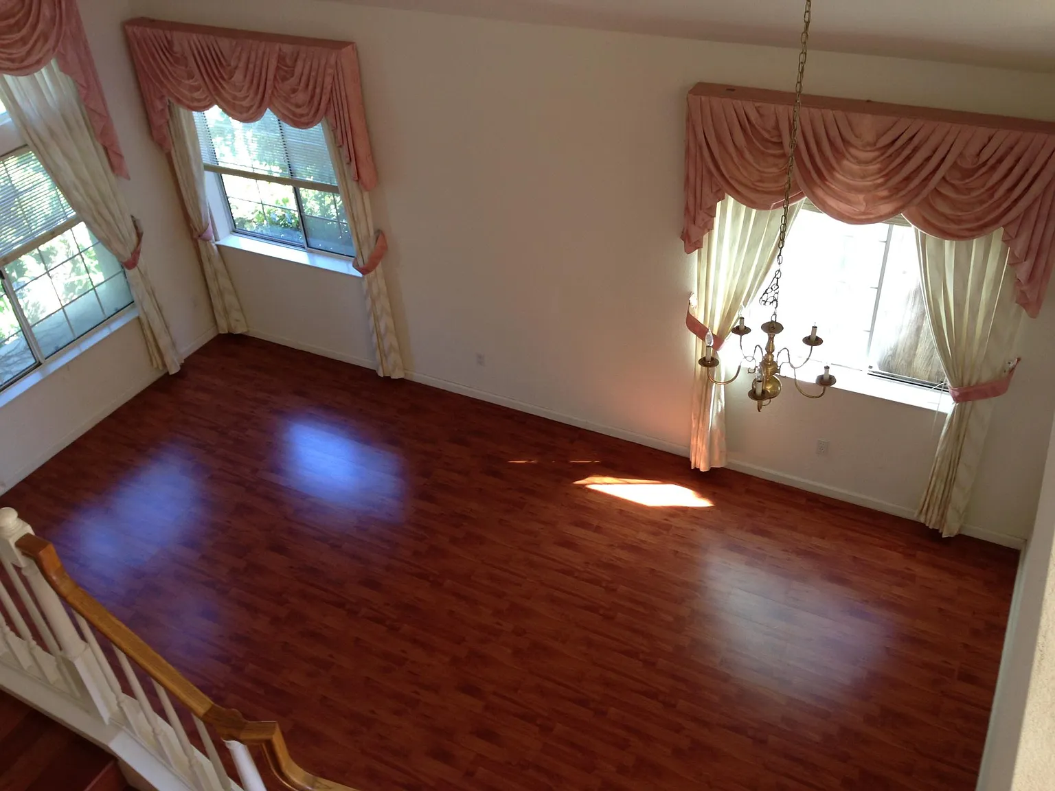 3 bed, 2.5 bath, 1615 sqft, $3,850 — Photo 4