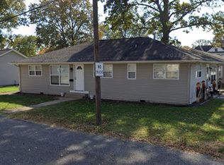 710 N 7th St #690, Breese, IL 62230