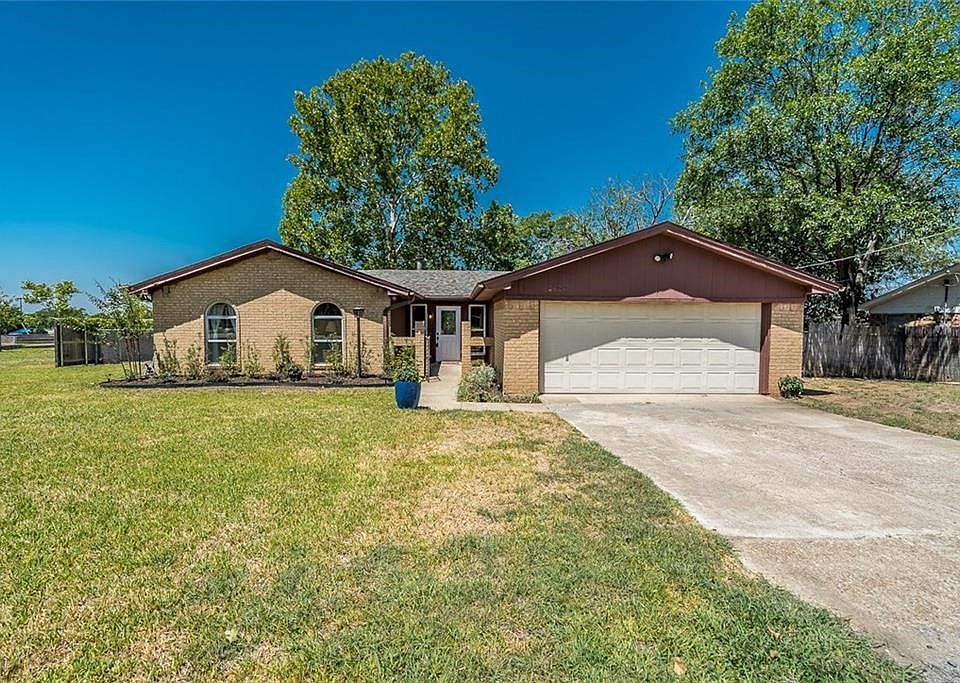 1st image of 2804 Monties Ln