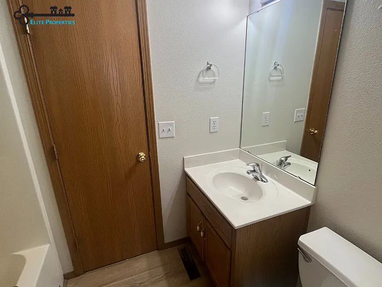 810 S Griffith Ave #1 — Photo 4