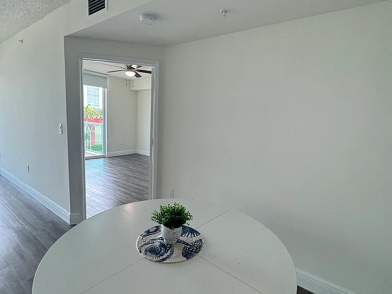 17000 N Bay Rd #608 — Photo 8
