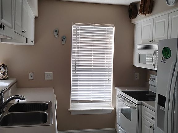 4th image of 623 Woodmoor Dr Unit 203