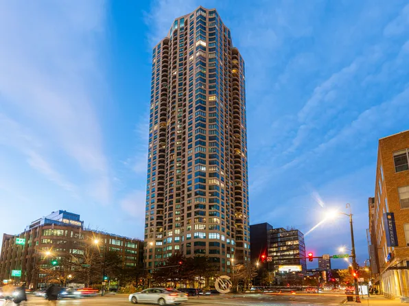 400 N La Salle Dr APT 3009, Chicago, IL 60654