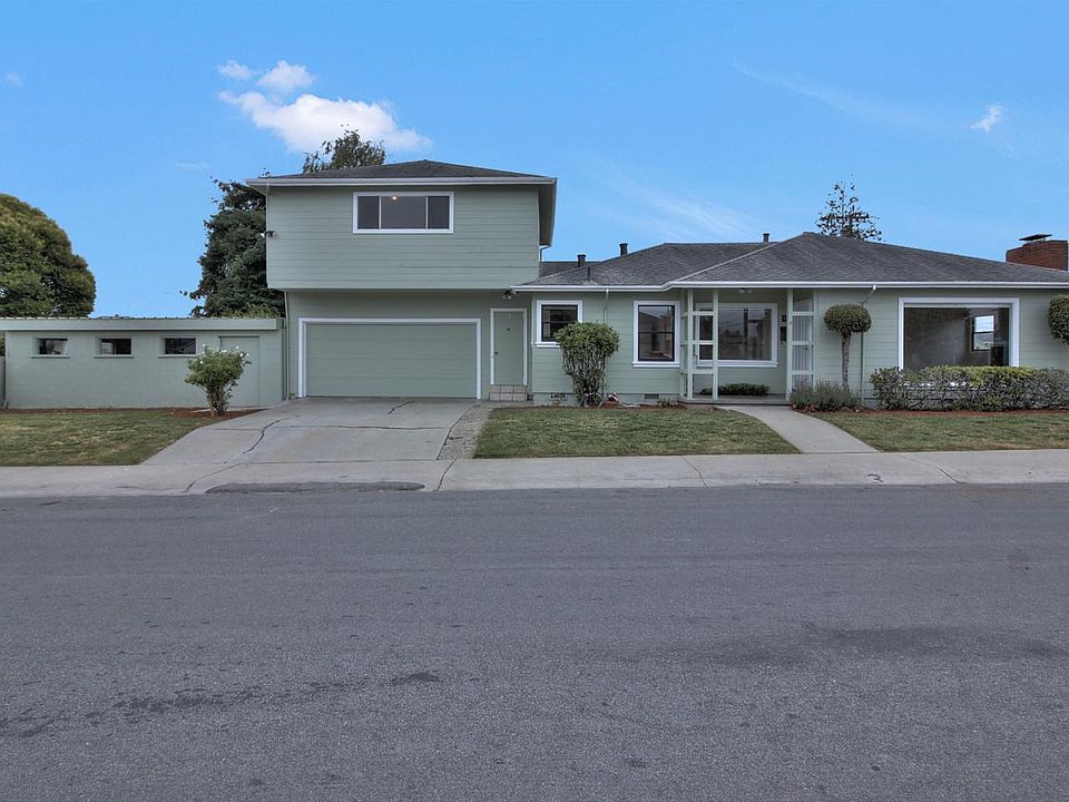 1st image of 3 Crescent Dr