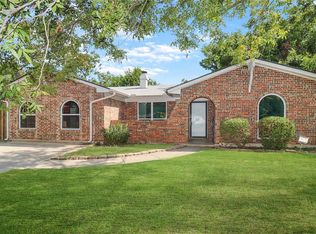 817 Chaparral Ln, Arlington, TX 76012