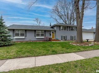 3012 W Laurel St, Davenport, IA 52804