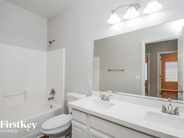 3606 N 129th Ave — Photo 14