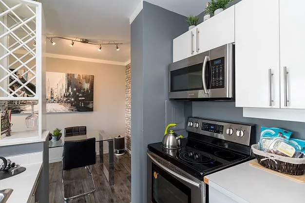 12C Roslyn Rd — Photo 1