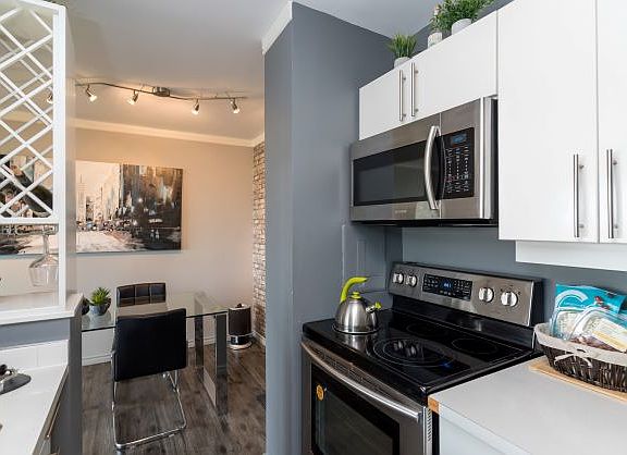 2nd image of 300 Roslyn Rd #12C