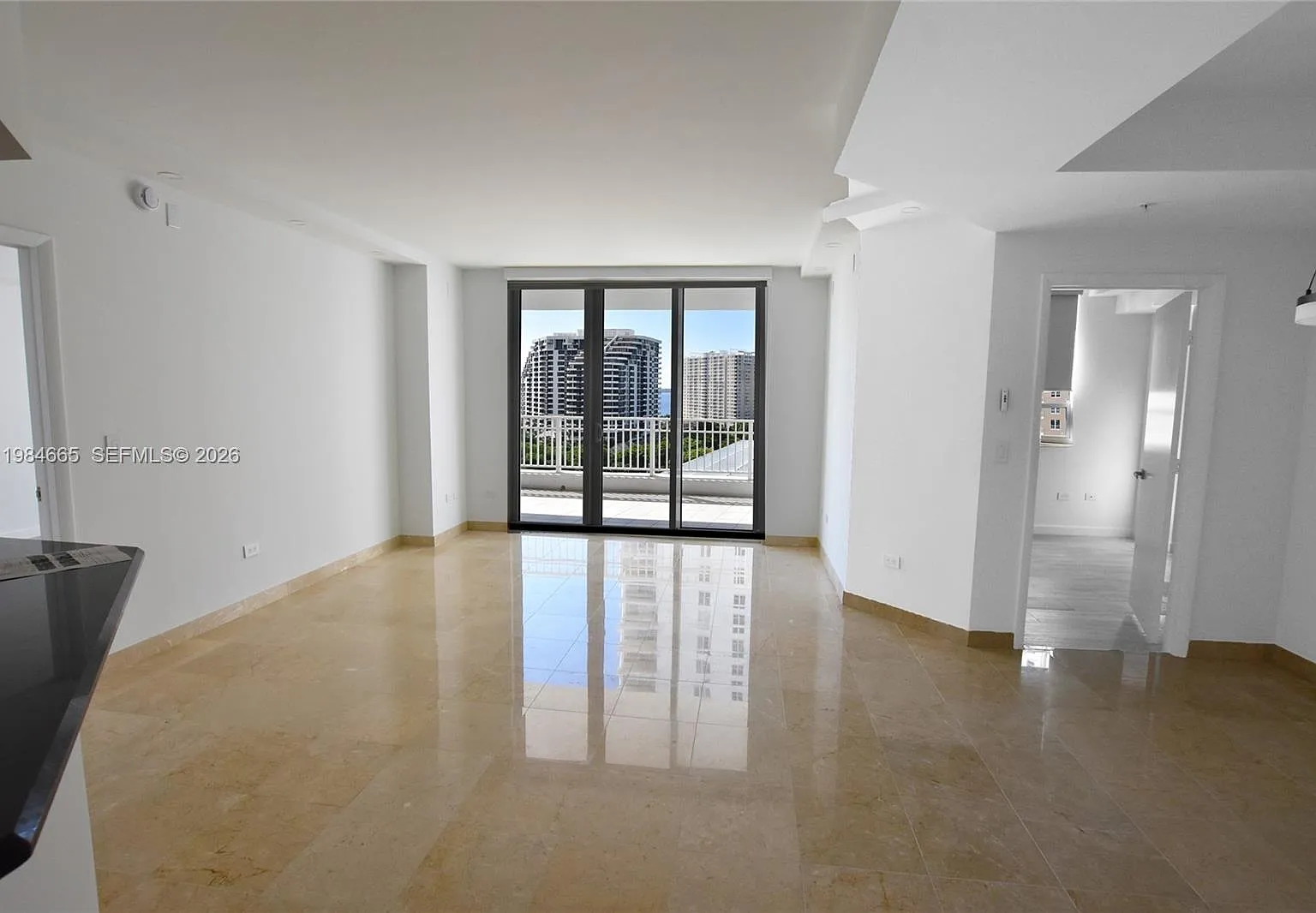 Courts Brickell Key Condo — Photo 4