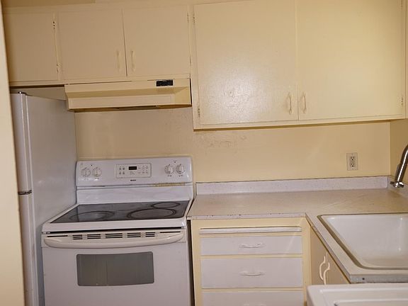 2nd image of 2925 Florence Ave APT 13