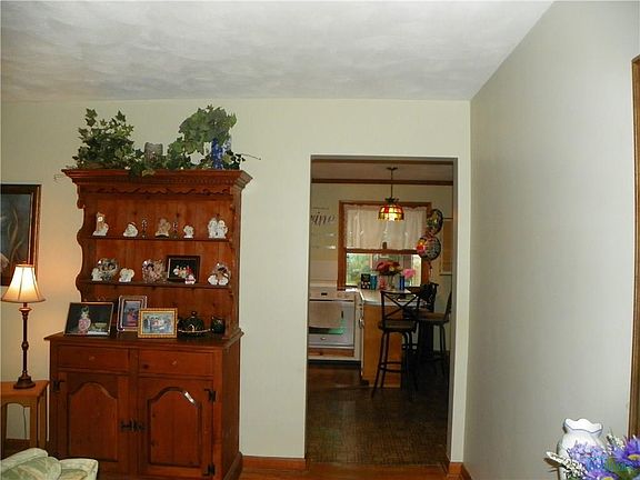 5th image of 1709 Oak Dr