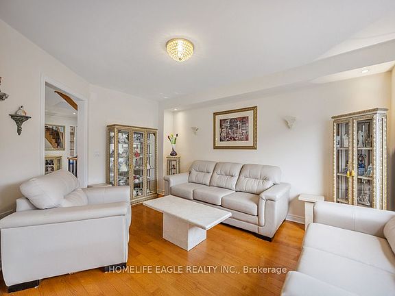 4th image of 7 Headwater Rd