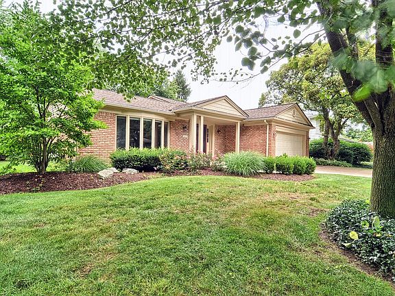 2nd image of 42270 Sunnydale Ln