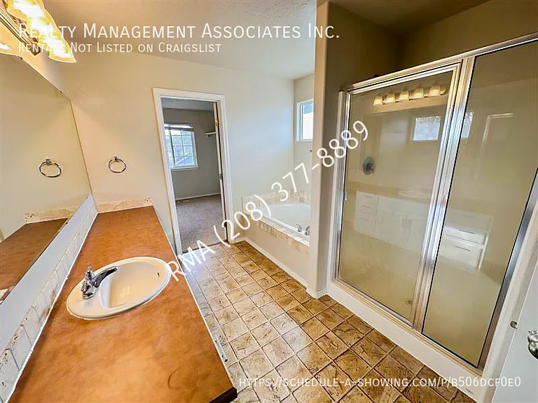 3027 N Betula Ave — Photo 11