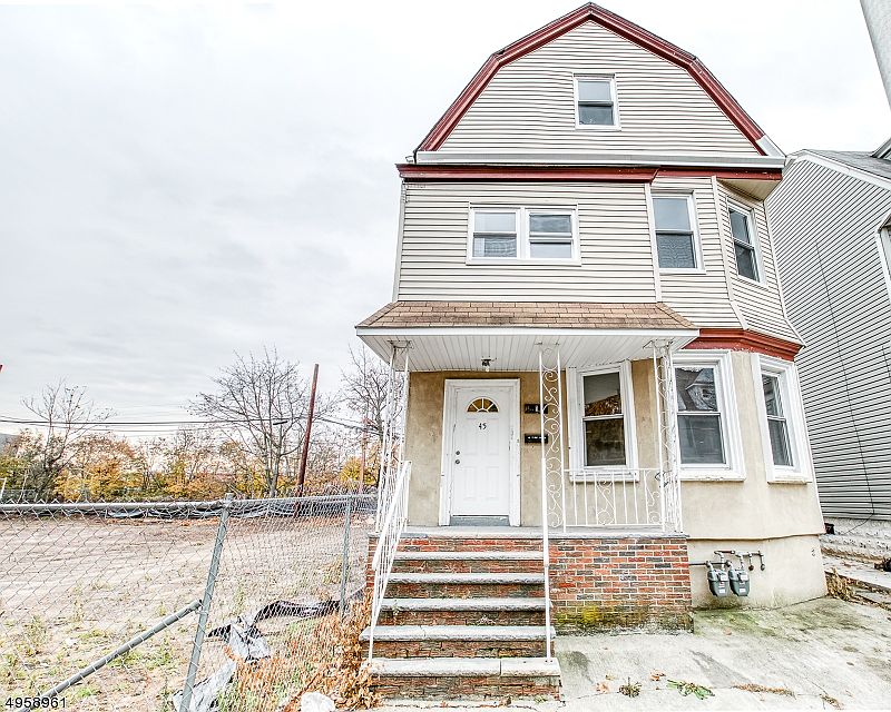 1st image of 45 Eaton Pl #1
