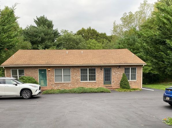 104 E Poplar St #104