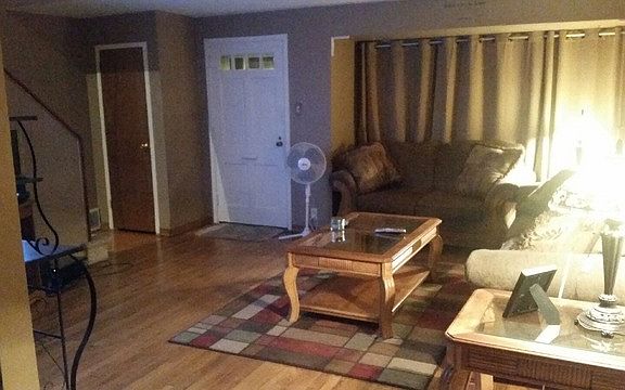 5th image of 465 Dogwood St