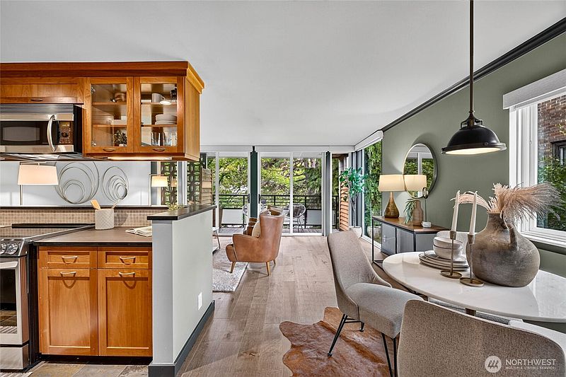 5th image of 1616 41st Avenue E #305