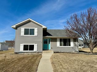 1120 Benjamin Dr, Alexandria, MN 56308