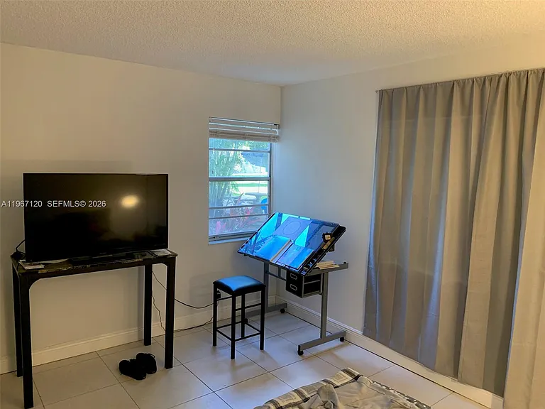 1333 E Hallandale Blvd #143 — Photo 8