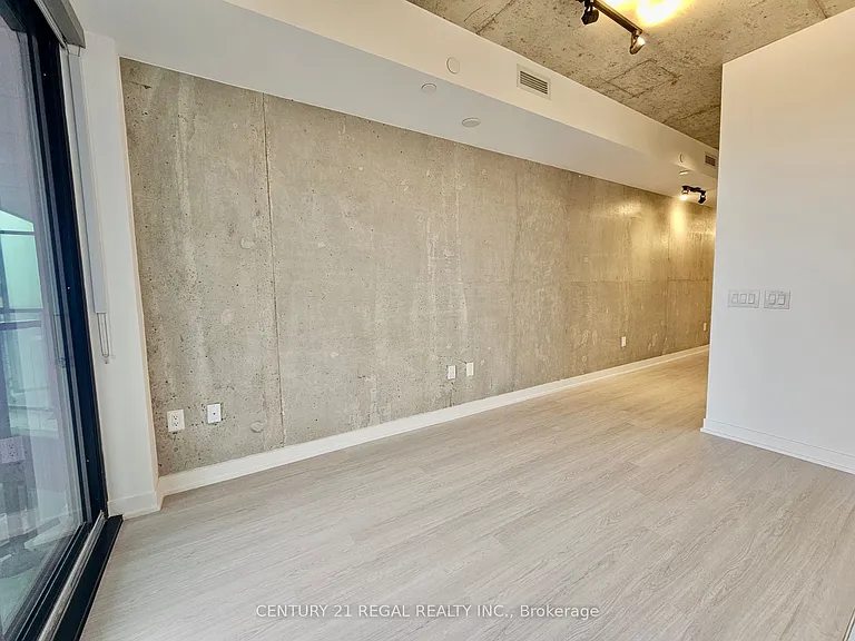 195 McCaul St #1412 — Photo 14